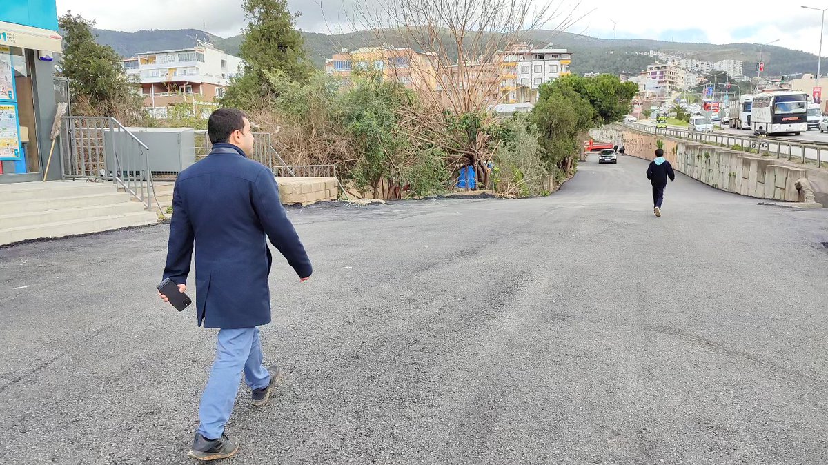 BelenKaymakaml's tweet photo. 📍Sarımazı Mahallesi
Kaymakam Mahmut Sami Yılmaz, Sarımazı Mahallesinde Belen Belediyesi tarafından yapımı devam eden Asfalt ��alışmalarını inceleyerek bilgi aldı.
#belenkaymakamligi #belen #Hatay #asvalt https://t.co/HKAxKYSN65