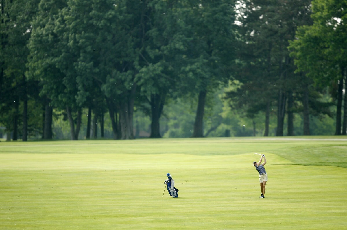 DavisGarciaDG's tweet photo. Do your best, one shot at a time and then move on. #outdoors #golf #golfingday #golfer https://t.co/upQXtUoEwn