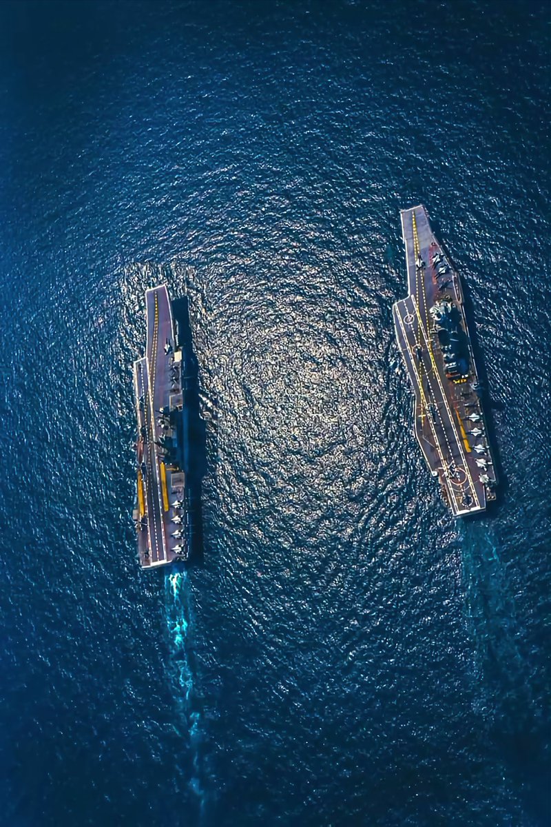 NewsIADN's tweet photo. INS Vikrant and INS Vikramaditya Off Western Coast 🇮🇳 #IADN https://t.co/bJCPjkcegM