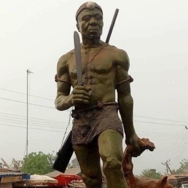 NigeriaStories's tweet photo. Story OF WHY ORA PEOPLE DON'T BOW TO OBA OF BENIN 

Open And Read 

Retweet To Educate Someone https://t.co/NzwIIemVmu