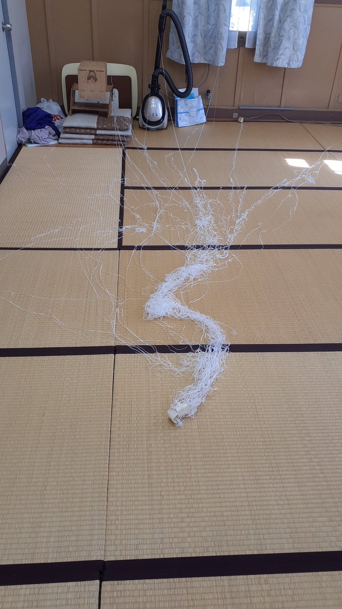 《土蜘の練習》
実際に糸を飛ばしました！
カッコ良かった✨

写真は飛んだ糸です
一度飛ばしたら終わりΣ(Дﾟ;/)/