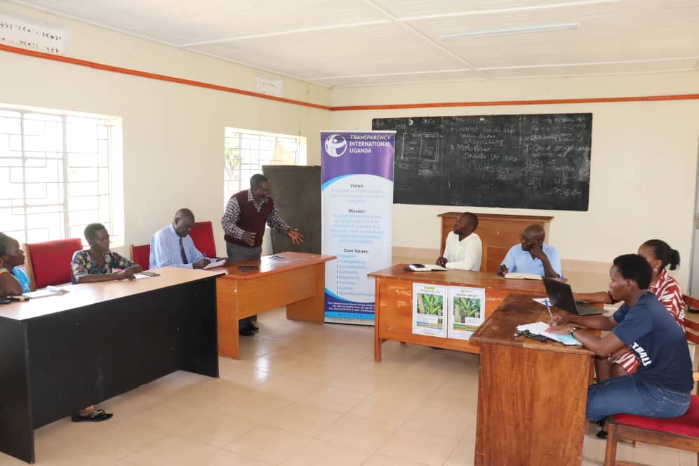 TIU held a meeting with Leaders of Barr Sub county in Lira district where stakeholders highlighted Limited transparency as a critical reason to conflict in most UPE Schools. They called upon headteachers and school management to enhance disclosure of #UPE capitation grants.