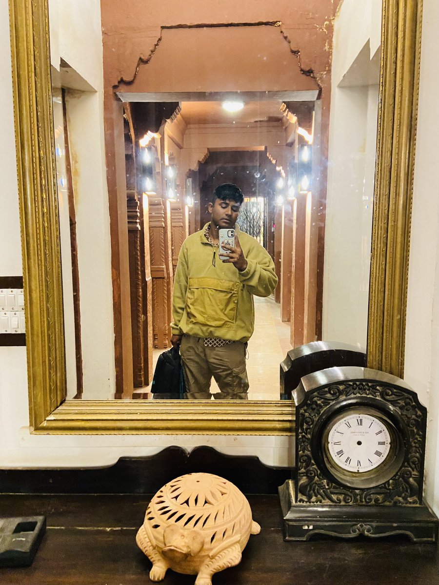 ipatrolhead's tweet photo. One day you'll leave this world behind...So live a life you will remember.
#rajsthantourism #MilitaryMind #phalodi https://t.co/x1jGNOg6R0
