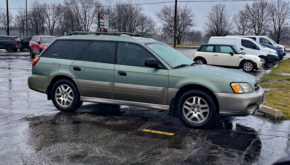 Car_Guy_Tom's tweet photo. The Saturday Collection--a little late. Thinking that Outback might be L.L. Bean. #CarSpotter #SaturdayCollection #SClass #SKlasse #SaturnSky #ToyotaFJ #Drizzle https://t.co/AMT0418SpZ
