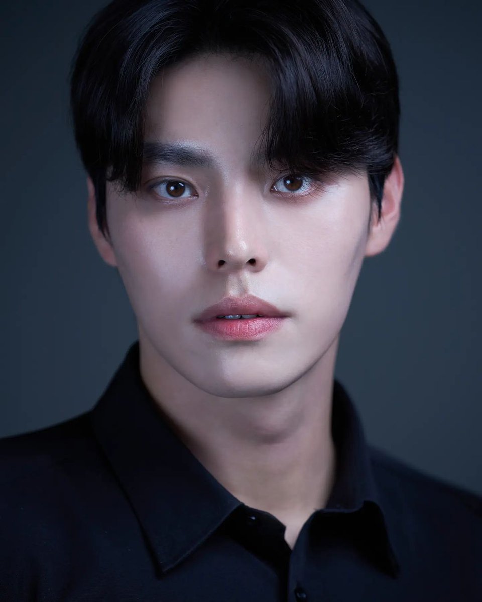 TheBLXpress's tweet photo. #ChocoMilkShake actor Lee Jae Bin will reportedly star in the upcoming #KoreanBL #GrayCurrent alongside Jang Woo Young. Portrays the story of two childhood friends who end up as roommates and get closer.
#회색기류 https://t.co/o54Q3eyBxu