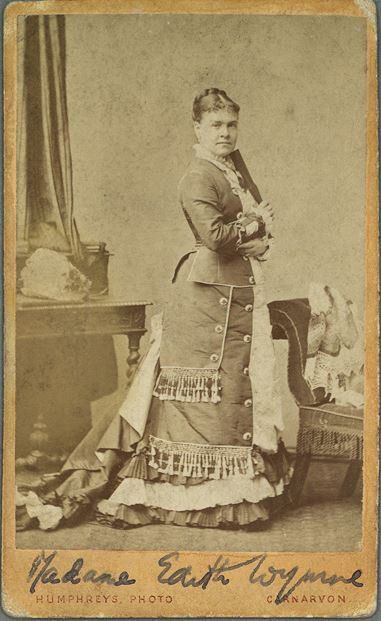 Bywgraffiadur's tweet photo. Ganwyd Sarah Edith Wynne (Eos Cymru) y Gymraes gyntaf i ddod i sylw'r byd fel cantores yn Nhreffynnon, sir #Fflint #arydyddhwn 1842 https://t.co/dFCFa7EAL6 #yagym #HanesCymru #Cymru @CerddLLGC https://t.co/MERuaVgJHY