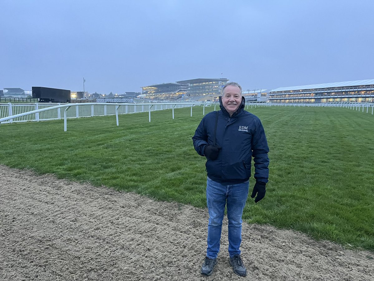 patsayce's tweet image. It’s started!! #Gallops #Cheltenhamfestival