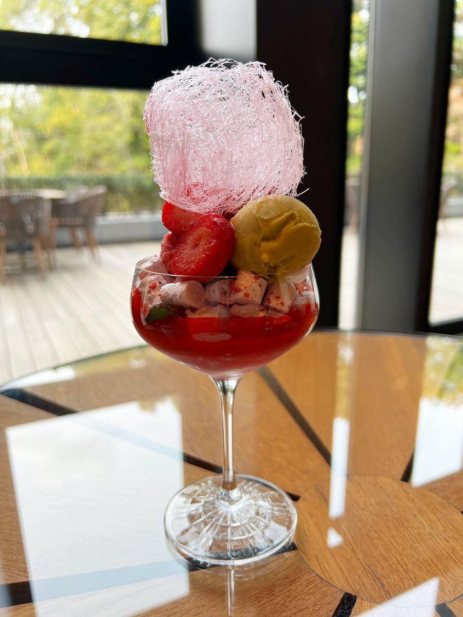 休業してても逃げられない
確定申告も無事終了❗️

パフェはご褒美❗️