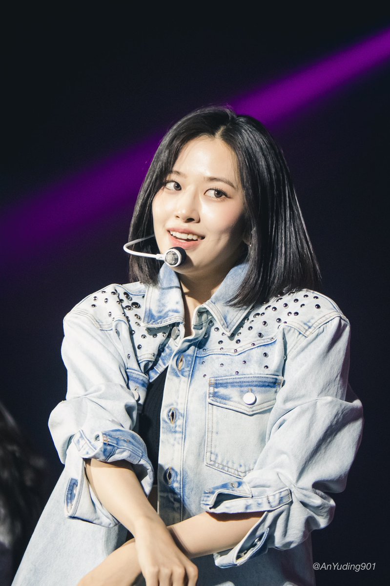 240309 Yujin in denim 💯

#아이브 #안유진
#IVE #YUJIN
<a href="/IVEstarship/">IVE OFFICIAL</a> <a href="/IVE_twt/">IVE</a>