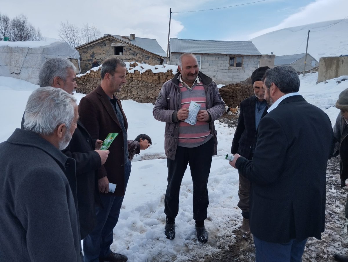 HudaParAgri's tweet image. İl Teşkilatımız ve Hamur İl Genel Meclis Üyesi adayları #Hamur ilçemizin köylerine ziyaretlerini sürdürüyor, halkımızı dinliyor.

Halkımız yetki verdiğinde köylerimizin çözülmemiş sorunlarına ilgisiz kalmayacağız. Not aldığımız taleplerini bir bir hayata geçireceğiz.