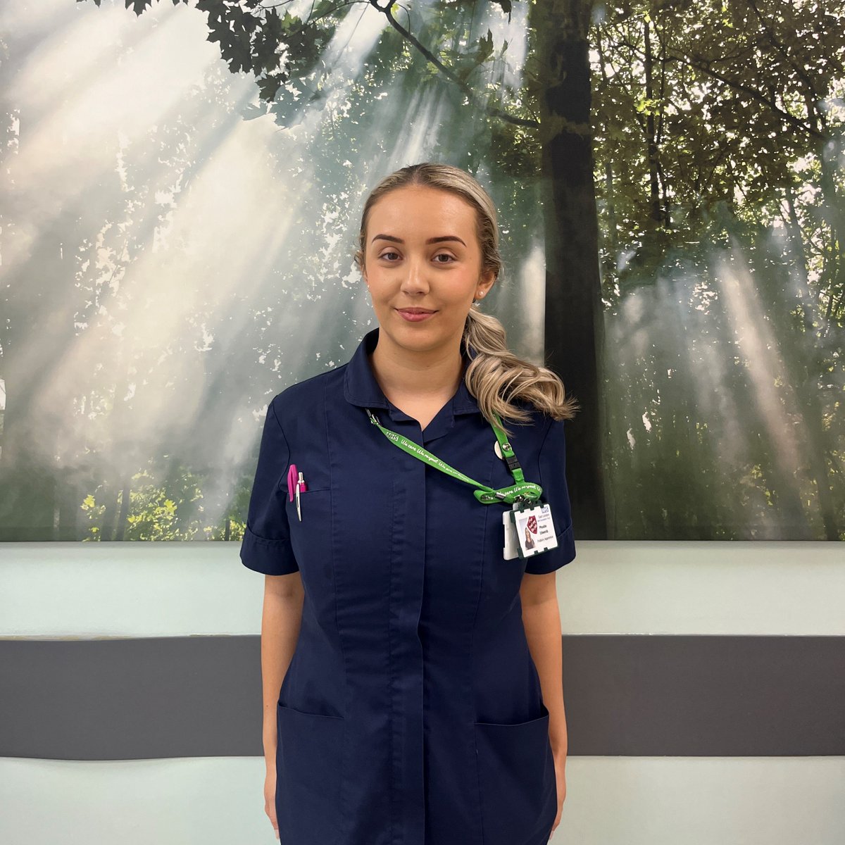 It's the final day of voting and last chance to show your support and vote for Phoebe Edwards for a national @skillsforhealth #OurHealthHeroes Apprentice of the Year award! Click on the link to read more and cast your vote: elft.nhs.uk/news/phoebe-go…