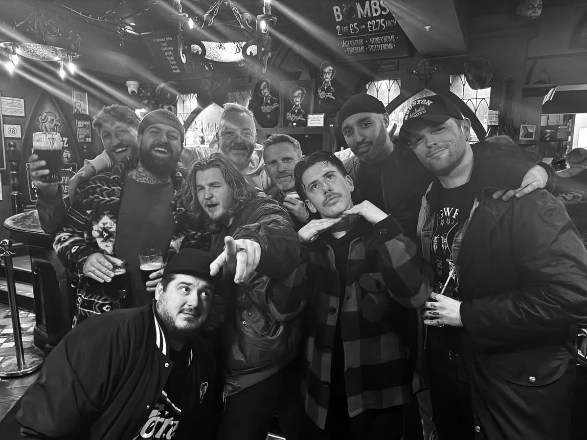 FortHopeMusic's tweet photo. Tours been incredible so far !! Thank you all so much 🖤 day of rest today then @ClwbIforBach gets the FH treatment tomorrow https://t.co/wTw7gK6MIB