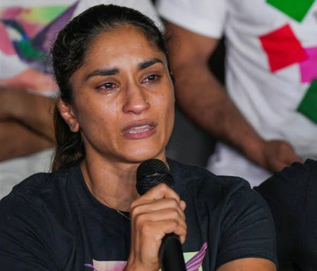 MrSinha_'s tweet image. After Bajrang Puniya, Vinesh Phogat also lost in National trials &amp;amp; missed a chance to represent India in Olympics.
A young wrestler Anju defeated her by 10-0.. Yes 10-0, it was a one sided match.

I wish she was more interested in her game, instead of protesting for political…