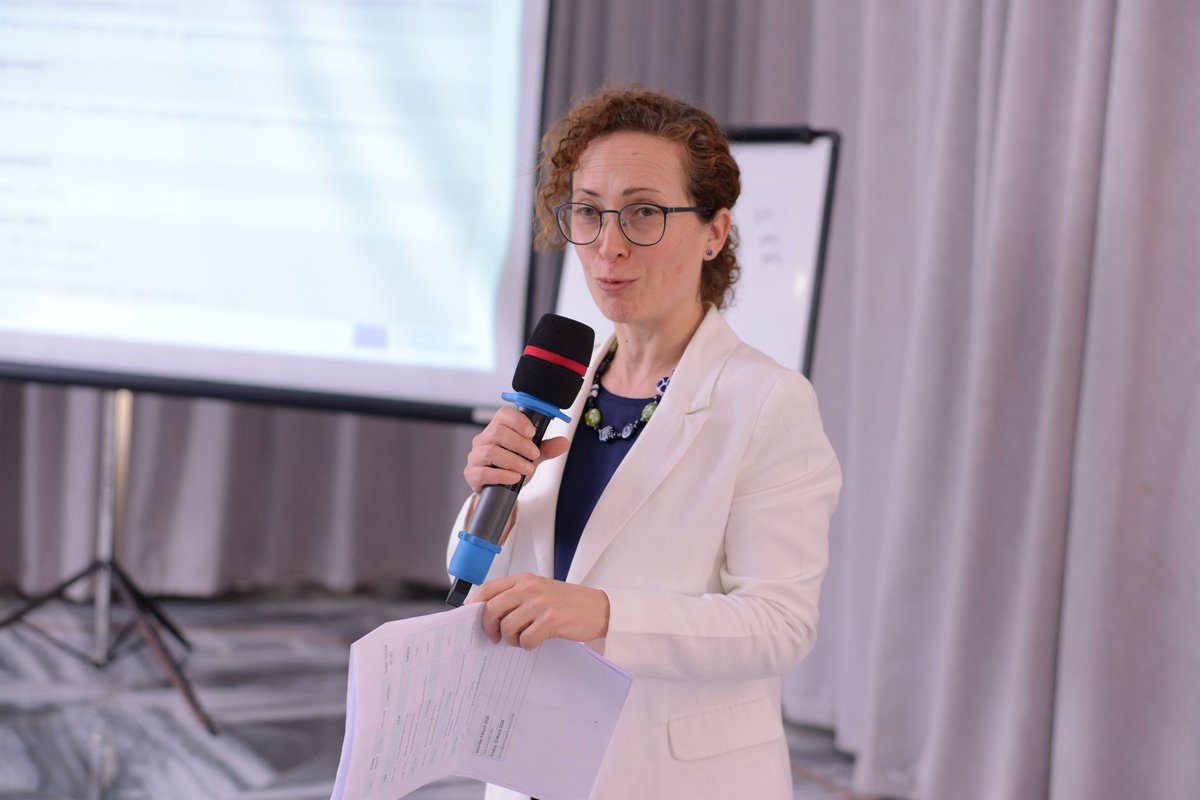 MbararaUST's tweet photo. Dr. Sabina Di Prima (PhD) from @VUamsterdam was one of the presenters in session 1 on ๐
๐จ๐จ๐ ๐ ๐๐ก๐จ๐ฎ๐ ๐ก๐ญ: "Food Systems & Nutrition-Sensitive Agriculture/Climate Change and Climate Smart Agriculture," alongside Dr. Denyse Snelder (PhD) at the #RLLLTraining Workshop. https://t.co/w5Oqoo9h4g
