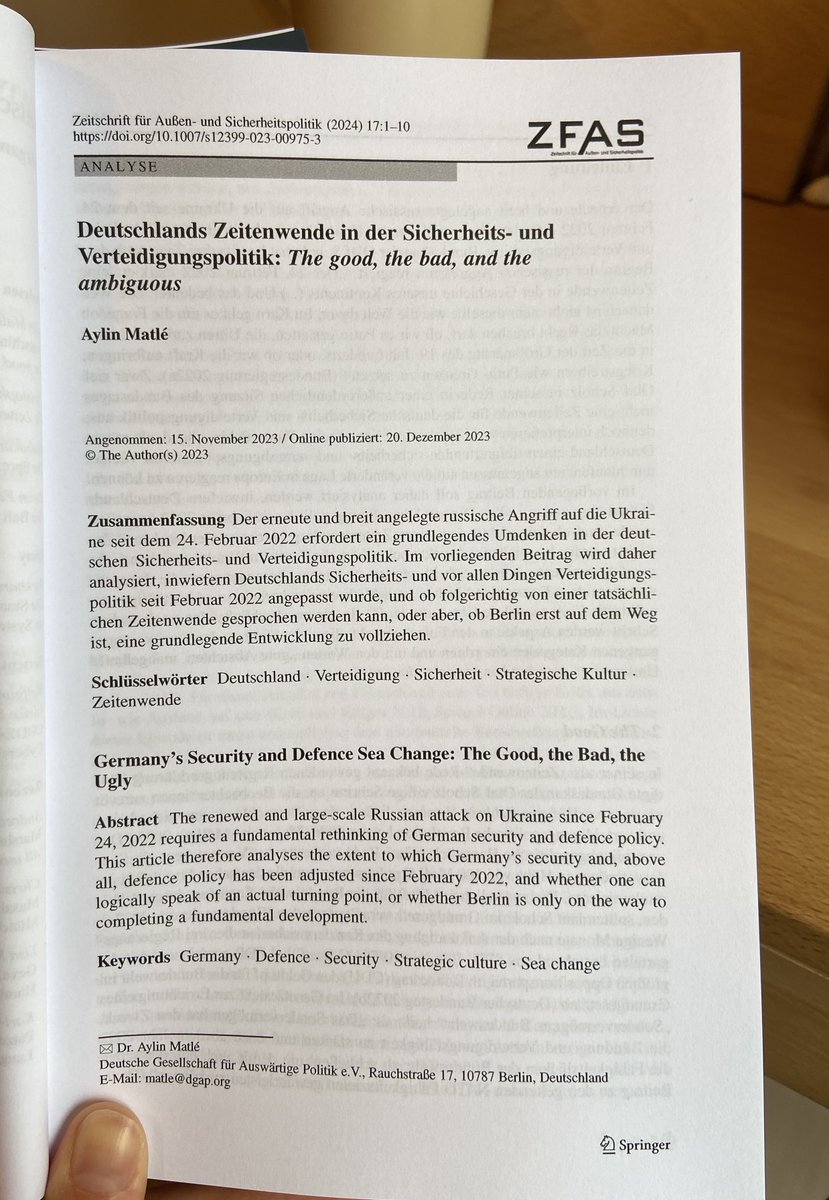 AylinMatle's tweet photo. Schön, den Beitrag nun auch in den Händen zu halten: für die #ZfAS durfte ich eine Bilanz über zwei Jahre #deutsche #Zeitenwende in der #Sicherheits- und #Verteidigungspolitik ziehen, das Ergebnis: The good, the bad, and the ambigious: https://t.co/mzhGeTksJV. @dgapev https://t.co/NuY7MFoPTn