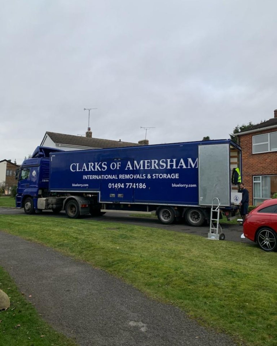 Not every day is a ☀️ sunny day. But we are still very happy to move you on any day 😃 
✅ free packing supplies
✅ insurance included
✅ late key guarantee
✅ BAR accredited

Get in touch. Call 01494 774186 or visit bit.ly/3V9XH0n