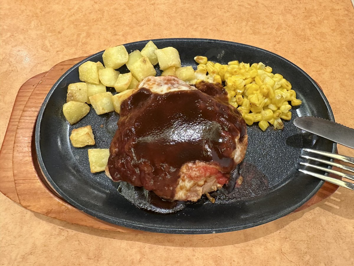 UC_account2016's tweet photo. 3月11日

【昼食】
ご飯
味噌汁
鮭の塩焼き
卵焼き

【おやつ】サイゼリヤ
柔らかチキンのチーズ焼き

【夕飯】
中華飯(鶏胸肉)

2日遅れでやってくる筋肉痛
全身バッキバキで1歩歩くだけで痛い https://t.co/5h4o25cwF2