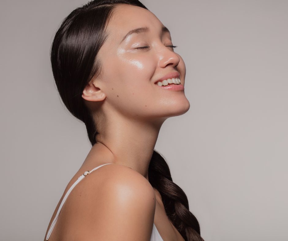 🌸🌿Say goodbye to the heavy layers of winter and hello to a glowing, mischievous complexion perfect for the season of new beginnings. 🌷💧 Whether you're a skincare enthusiast or looking for a seasonal refresh, our guide has got you covered. #SpringSkincare #SkincareTips