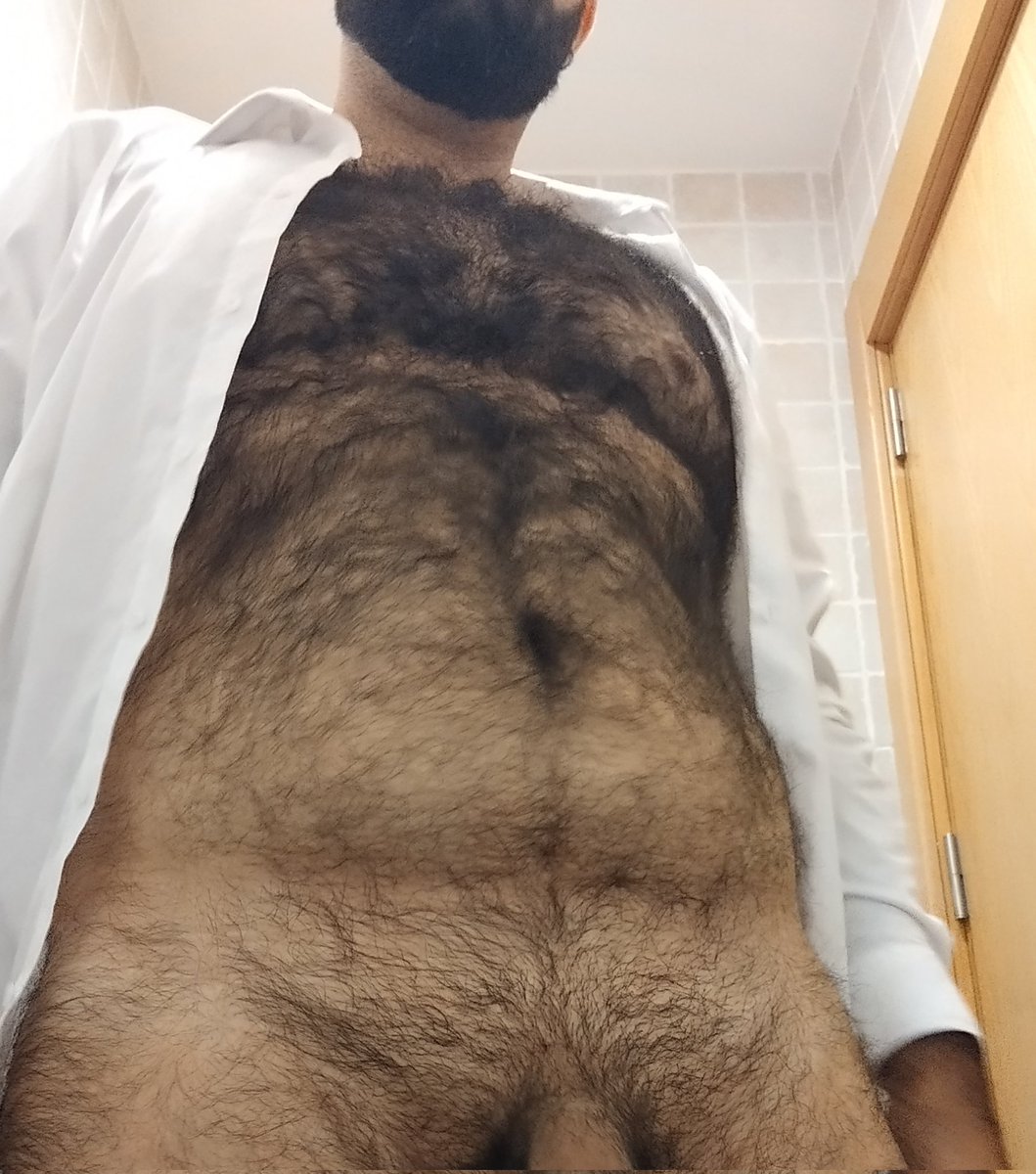 thebear_Xtra's tweet photo. Another day at the office... 🐻🖥️
#bear #hairychest #beardedbear https://t.co/cEHr6ihzIx