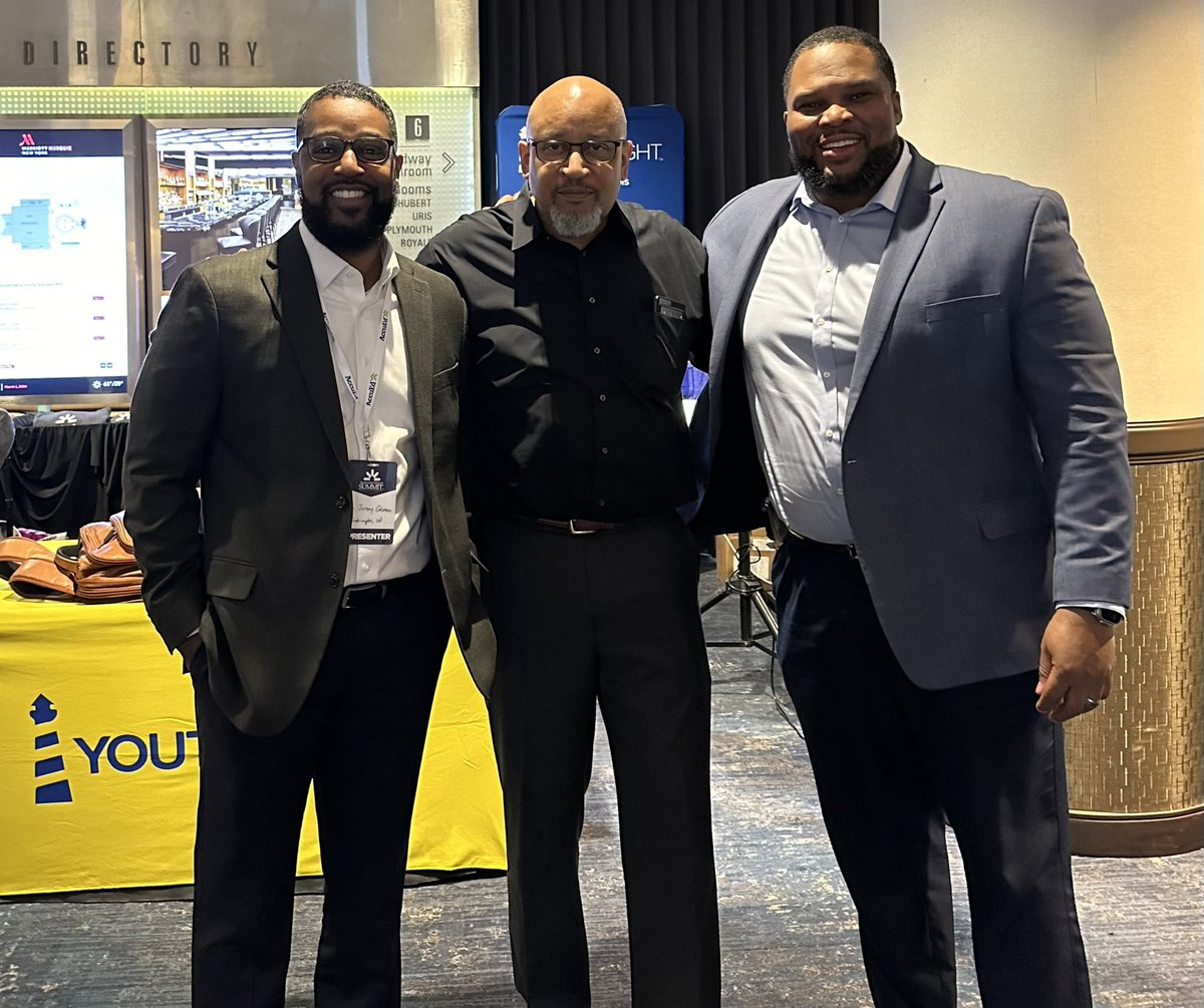 Jcgotweet's tweet photo. @PrincipalKafele told us in New York to be an EQUITY Mindset Teacher! Our students are asking to be seen, heard, and valued. Combine this with the Emotional Practice work from @DrBDinkins and you can change the world! https://t.co/MNzQb648Be