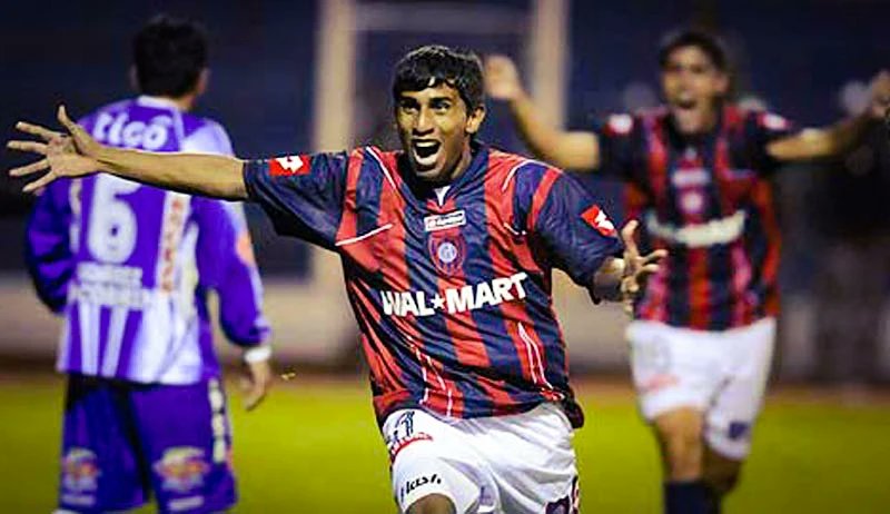 La10DeSilas's tweet photo. 16 años.

Detrás del Silencio Atroz, la noche más épica de esa Copa.

Veníamos de perder en Caracas, empatar con Cruzeiro y el 0-2 a los 4.000m de altura de Potosí ya era condenatorio.

Parecíamos muertos pero, como decía Ramón, nos iban a tener que matar. https://t.co/2mx0BfVGUO