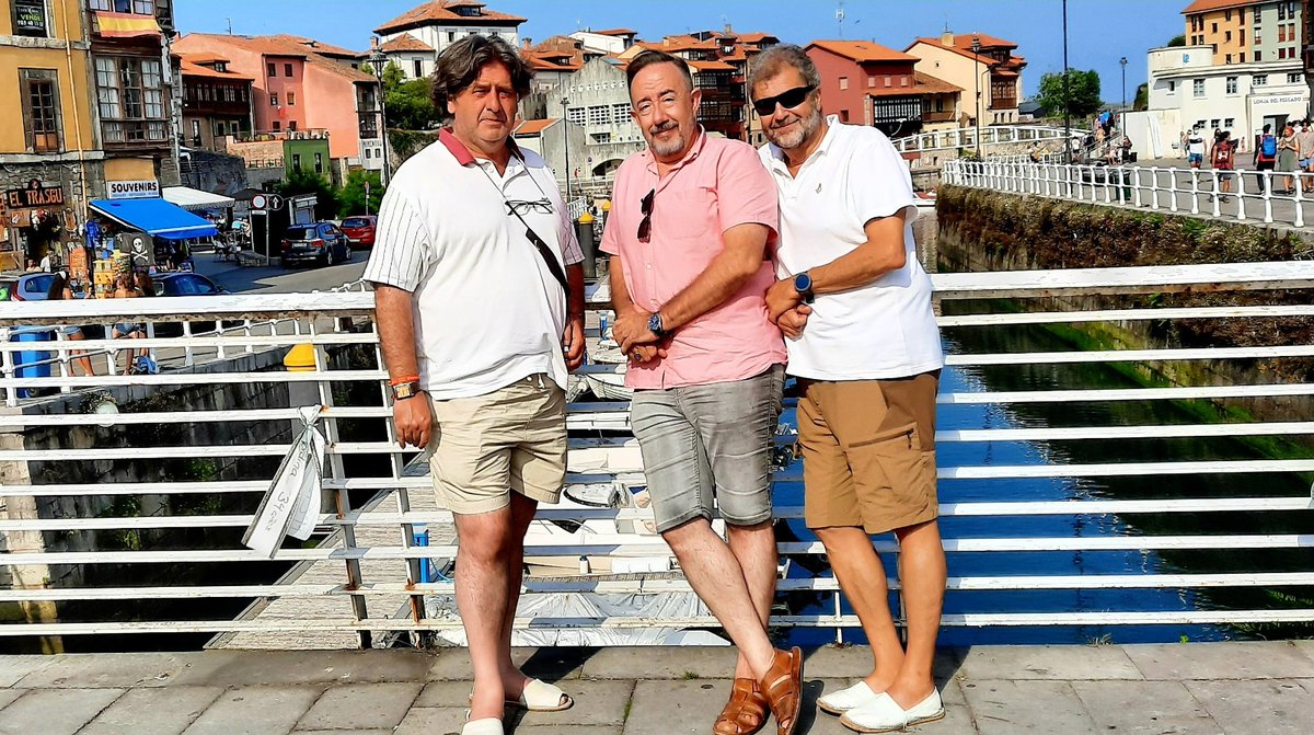 📸L to R: Eladio González Jover, who was advanced into the newly consecrated Akra Leuka Lodge No. 2056; Worshipful Master Jorge Prieto Cueto, District Assistant Grand Secretary &amp; the inaugural Worshipful Master; &amp; Juan Carlos Ortuño, our new Mark Man at the Mark District of Spain