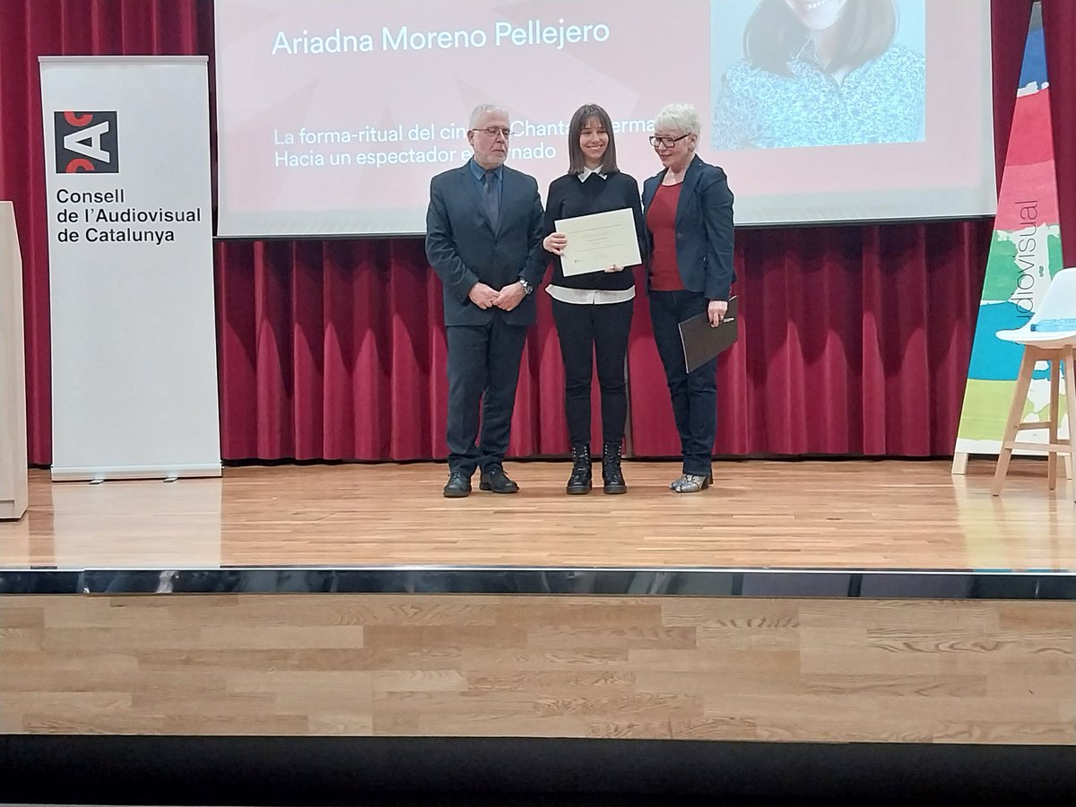 Consell_Audio's tweet photo. Ariadna Moreno Pellejero (@UPFBarcelona) rep el primer premi CAC per un treball sobre les aportacions de la cineasta Chantal Akerman #PremisCAC https://t.co/gOAW6v8Nzm