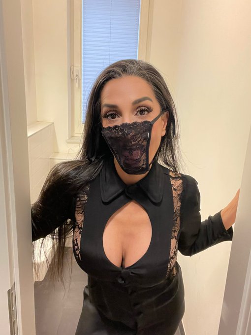 I found a very nice mask. 😍😷 https://t.co/s6LHgrXj5l<a href="/tag/sunday"class="tags"><span>#sunday</span></a><a href="/tag/sundayvibes"class="tags"><span>#sundayvibes</span></a><a href="/tag/sundaymood"class="tags"><span>#sundaymood</span></a><a href="/tag/sonntag"class="tags"><span>#sonntag</span></a><a href="/tag/so"class="tags"><span>#so</span></a>