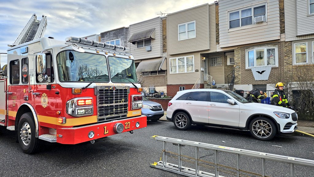 PhillyFireDept's tweet image. Daily totals for Sunday, March 10:
🚑: 700 EMS incidents
🚒: 136 fire incidents
🔥: 3 working fires
#PFDstrongtogether