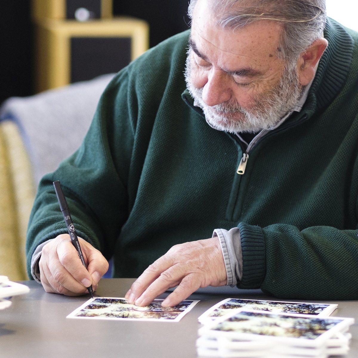 fabulatorio's tweet photo. Este venres 15 ás 20:00 h na @FundLuisSeoane, e coa compaña de Vari Caramés, presentamos o seu último libro «Bosque animado». Vides, ou que? https://t.co/LZHKT8YPdQ https://t.co/dM0vdDHKFG