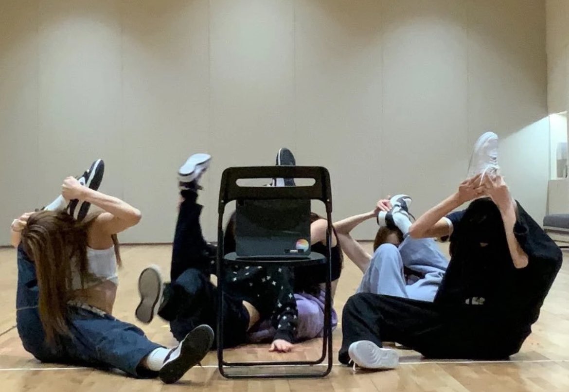 my mental state 🤣
#LE_SSERAFIM <a href="/le_sserafim/">LE SSERAFIM</a>