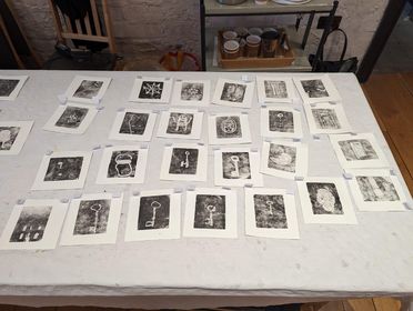 nmdmuseums's tweet image. Newry &amp;amp; Mourne Museum hosted a printing and etching workshop in partnership with @AmmACentre. Artists Mary and Anne guided the children from Kilkeel, Mullaghbawn and Hilltown through the worskhop exploring illustration, salt-water etching and traditional printmaking. #art