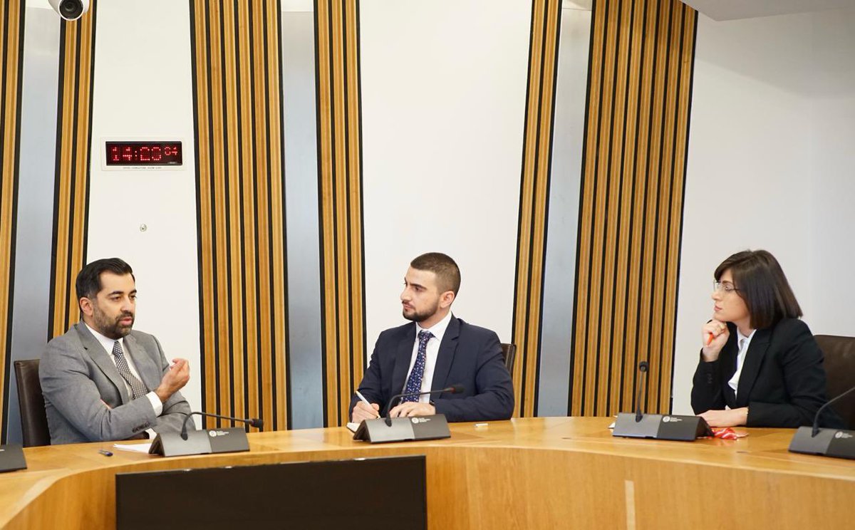 As a fellow of the @JohnSmithTrust, it was an honor to meet Scotland's First Minister, Mr. @HumzaYousaf. In our meeting, I sought his perspective on the link between gender-based violence and economic vulnerability, as well as protection & social programs for GBV victims in 🏴󠁧󠁢󠁳󠁣󠁴󠁿