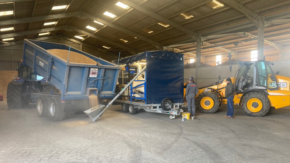 McArthur_Agri's tweet image. The McArthur BDC designed and built 800c mobile grain cleaning system was out on demonstration last week in Fife and Aberdeenshire. Find out more about this about this compact mobile cleaner on our website mcarthurbdc.co.uk/product/mobile… #graincleaning #grainsorting #mobile
