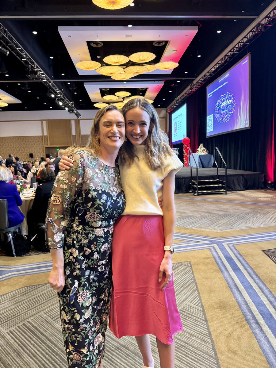Learning & growing under the mentorship of @DrEstherFreeman is truly a gift. She’s a powerhouse, a visionary & a constant champion in your corner. Congratulations to the @WomensDerm Society’s 2024 Mentor of the Year!! #AAD2024