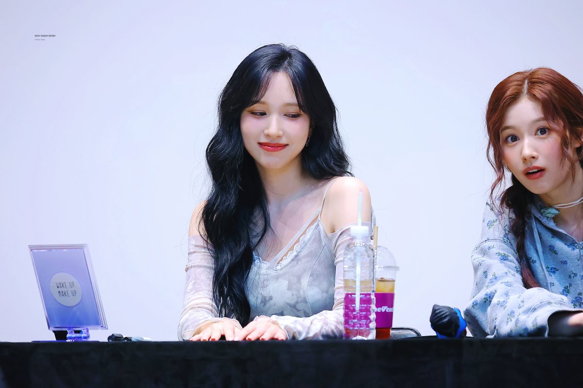 VSB_1229's tweet photo. 240303 HQ 4p 

#트와이스 #TWICE #사나 #SANA #サナ https://t.co/9pKAbNCDuQ