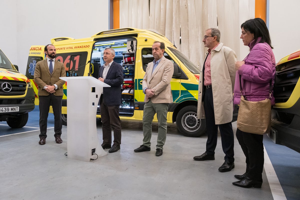 El <a href="/scsalud/">Servicio Cántabro de Salud</a>  ha presentado la flota de 50 nuevas ambulancias de transporte sanitario urgente prestado por el 061 en Cantabria.
aegfanews.com/movilidad/nuev…

#Cantabria #flotas #ambulancias #transportesanitario #HTGroup