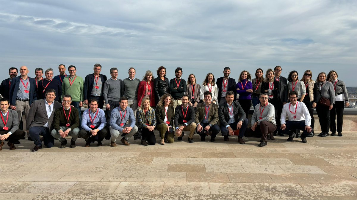 jlgirones's tweet photo. Disfrutando con mis compis del PDG @iesebschool en Barcelona @AIN_Navarra https://t.co/c7RfCuFQGQ