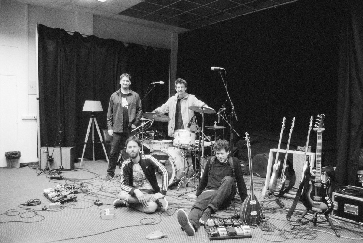 🚨NEW BAND ALERT🚨

Kapa Records introduces auto

A high octane band which blends the roots of jazz drums with psychedelic surf rock and progressive rock all with a hint of Middle-eastern spices and influences.

They will present their first LP on the 17th of May in Gala hala! 🚙