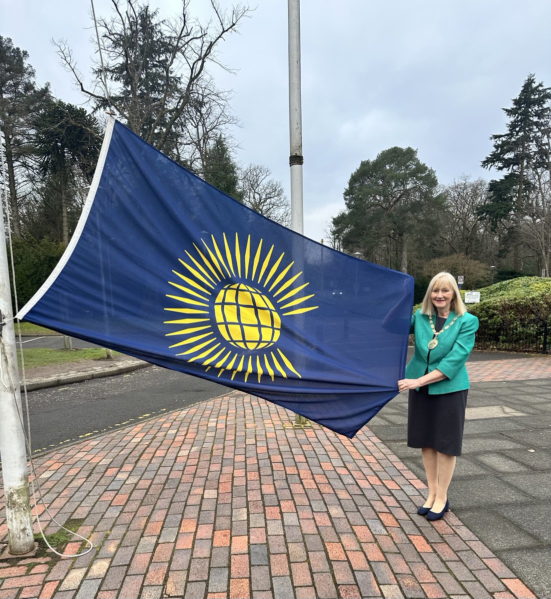 Today Provost Mary Montague raised the Commonwealth flag at Eastwood HQ to mark Commonwealth Day. The theme for Commonwealth Day 2024 is ‘One Resilient Common Future: Transforming our Common Wealth’, to encourage Commonwealth countries to work together to achieve common goals.