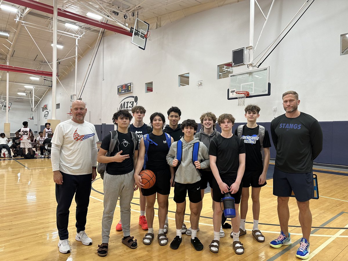 StangsSelectHoops tweet media