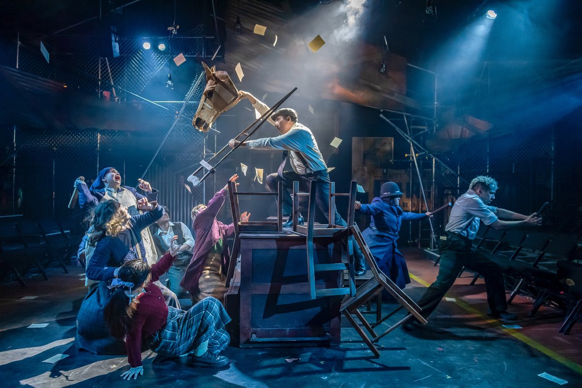 Cable Street ★★★★★ – A thrilling account of how the East End battle in 1936 brought diverse communities together to fight the fascists, says @JudiHerman. ✨ See Cable Street at @SwkPlay until Saturday and read Judi's 5-star review on the JR blog: jewishrenaissance.org.uk/blog/cable-str…