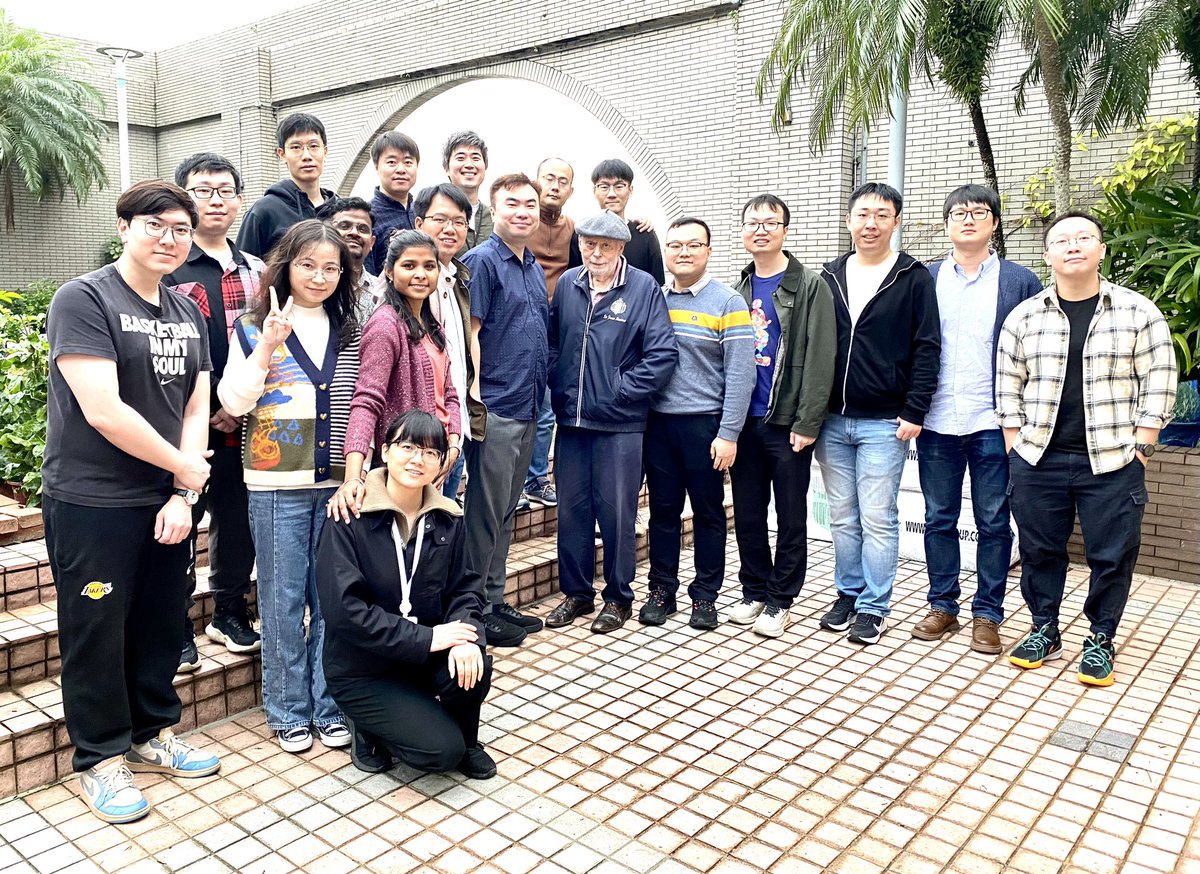 sirfrasersays's tweet photo. We were all very happy to welcome @qiuyunyan from @ChemNUS on a fleeting visit to the RPG @HKUniversity @HKU_Chemistry on his way from Singapore to Evanston IL. @NUChemistry @NorthwesternU https://t.co/E7GT3ZT3Gt