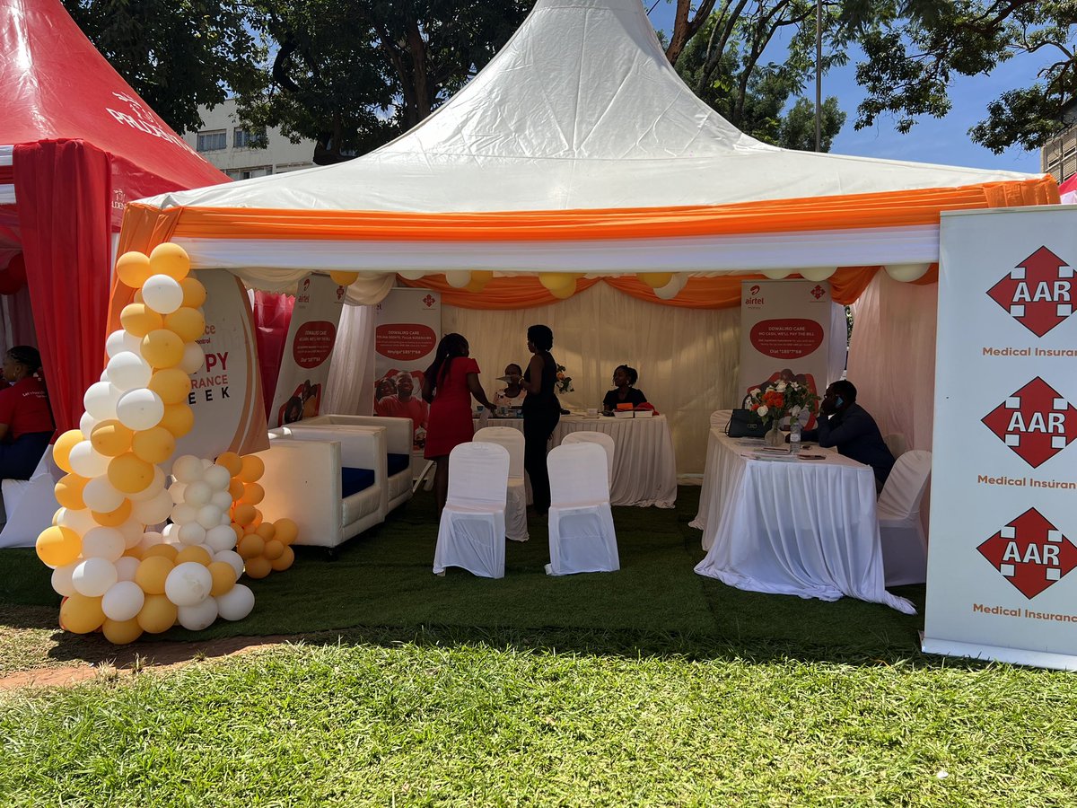 AARInsuranceU's tweet image. Our key product in partnership with @airtelmoneyug and @Bluewaveafrica, is #DdwaliroCare.

It enables customers to access inpatient insurance for as low as 5k per month.
Pass by our tent for expert advice and sign up for your insurance plan.
#Insuranceweek2024