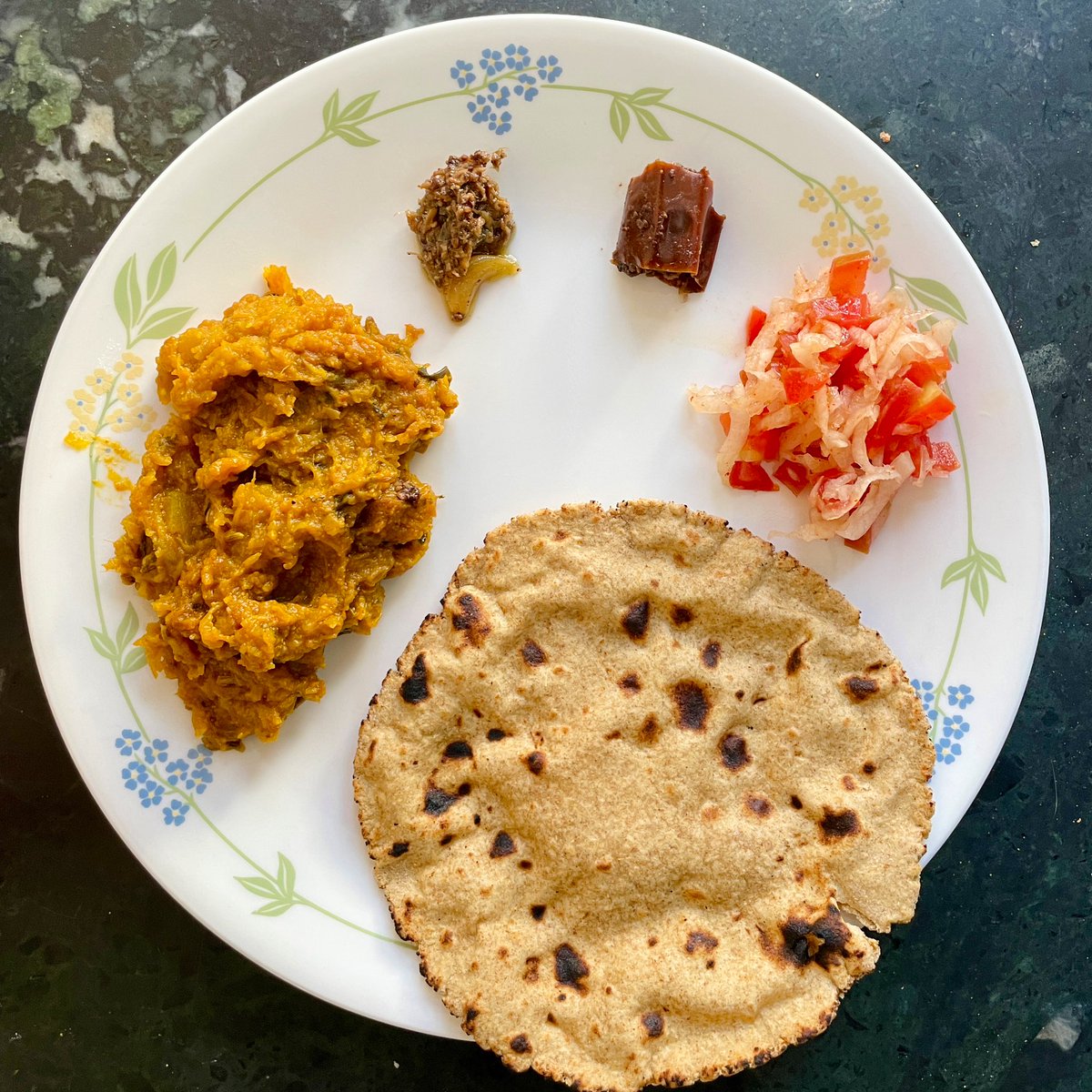 miyaamihir's tweet photo. घर में खाना बनाने का सिलसिला जारी है। वीकली झलकियाँ मिलती रहेंगी, ऐसी उम्मीद कर सकते हैं।
#foodreport https://t.co/v4LOv6QawR
