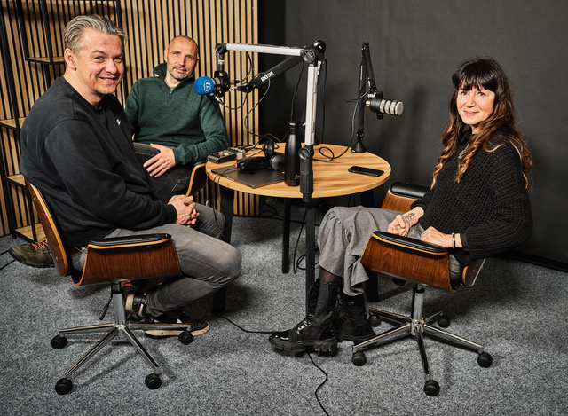 ČETKAST
Jaké fotografie mají naději na úspěch v prestižní soutěži Czech Press Photo? Jaká bylo úroveň snímků v aktuálním ročníku? Jak funguje porota, jak dlouho se připravuje výstava oceněných fotografií a jak jí sluší <a href="/narodnimuzeum/">Národní muzeum</a>? A proč letos jednu z cen předával prezident?