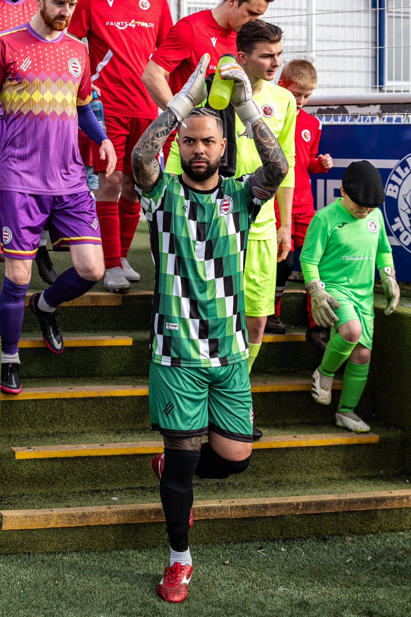 ClaptonAlways's tweet photo. Loving this new @claptoncfc keepers shirt https://t.co/MGfkyfL9o9