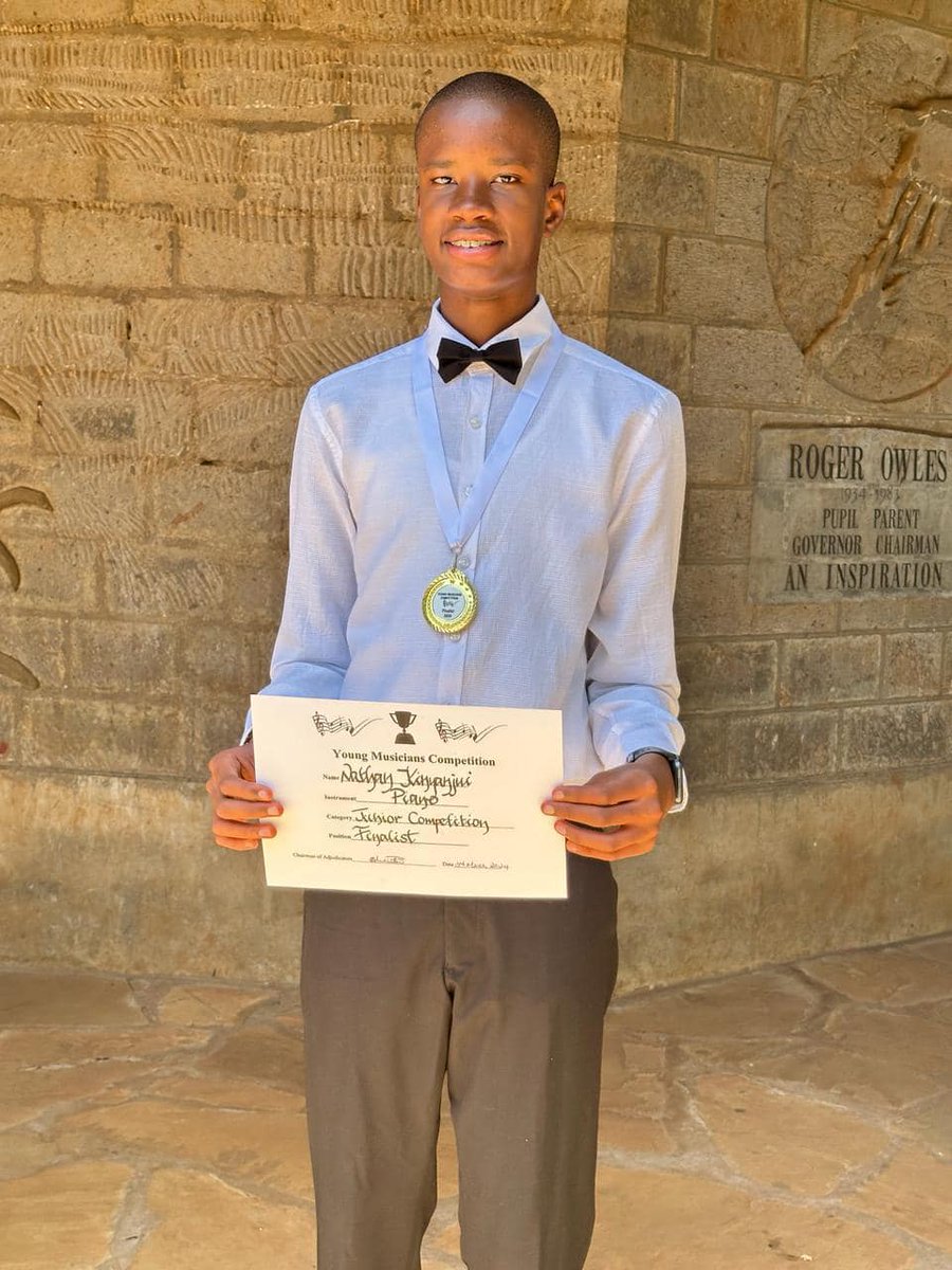 sthannahs's tweet photo. Celebrating our very own Nathan at the Young Musicians Finals held at Kenton College. He was competing against 6 other finalists from schools such as Peponi, Braeburn and Kenton. Nathan’s category had 70 entries. 6 made it to the finals. Well done Nathan. We are proud of you. https://t.co/Okq8FfxGuD