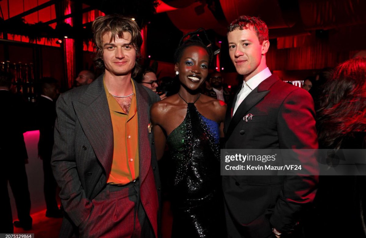 mescalquinn's tweet photo. JOE KEERY AND JOSEPH QUINN REUNION https://t.co/YWdkp4R6UT
