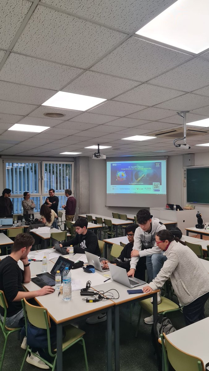 etsinfupv's tweet photo. 🟣 Imágenes del #Hack4Good de @telefonica. En Valencia comenzó el pasado finde semana, en nuestra Escuela. En el resto de ciudades arranca este fin de semana.
Los equipos ganadores locales se enfrentarán al Big Day, donde competirán entre el resto de campeones 🤩 https://t.co/yRNzJ3ZIRn